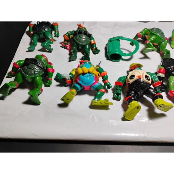 Vintage Teenage Mutant Ninja Turtles Lot of 9 TMNT Figures & Accessories - Picture 8 of 10